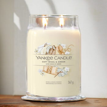 Soft Wool & Amber Signature Candle (jemná vlna a ambra) - Vonná sviečka
